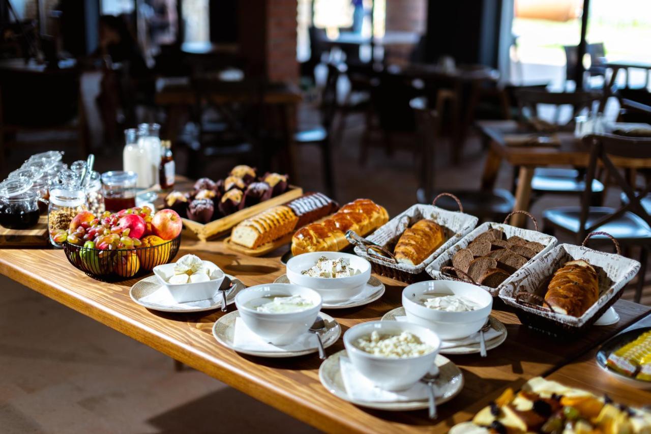 Hotel Qvevrebi Telavi Dış mekan fotoğraf