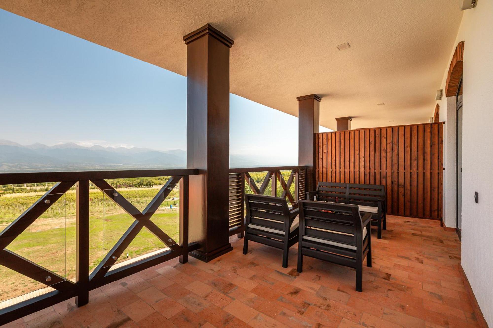 Hotel Qvevrebi Telavi Dış mekan fotoğraf